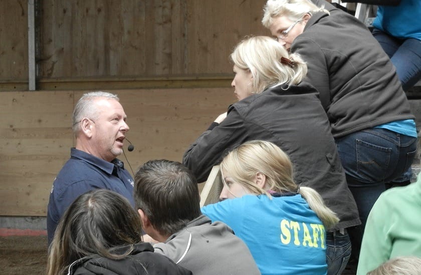 Interessiertes Publikum bei Mike Geitner